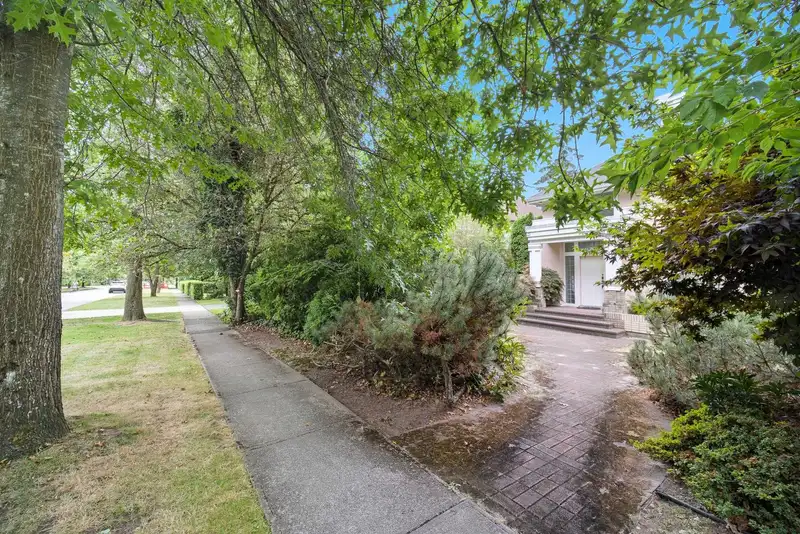 6189 ANGUS DRIVE - photo 2 of 25