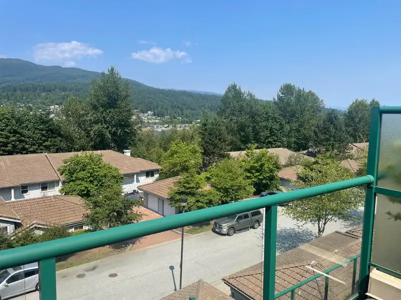 305 121 SHORELINE CIRCLE - photo 1 of 17