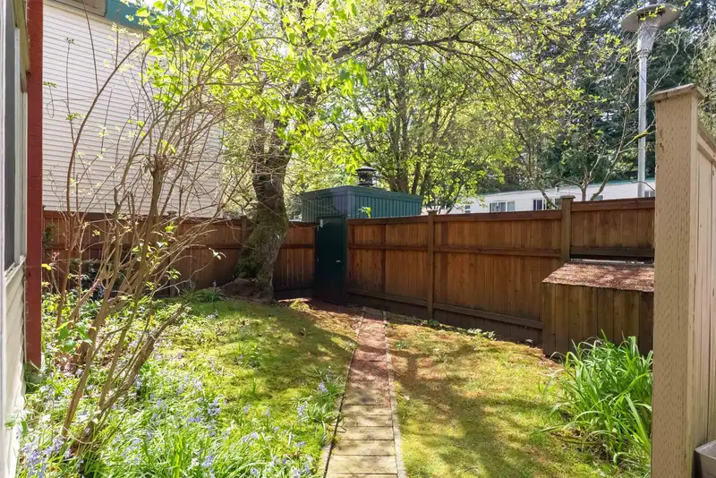 844 WESTVIEW DRIVE - photo 1 of 29