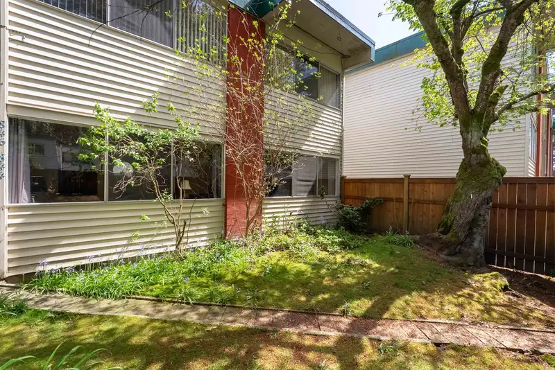844 WESTVIEW DRIVE - photo 2 of 29