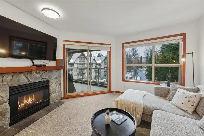 442 4800 SPEARHEAD DRIVE - photo 2 of 25