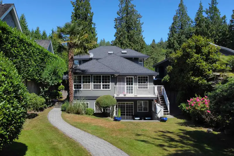 4225 EVERGREEN AVENUE - photo 1 of 39