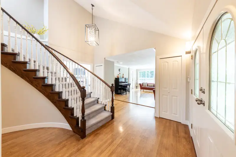 4225 EVERGREEN AVENUE - photo 2 of 39