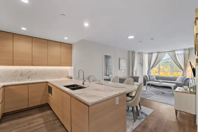 1601 305 MORRISSEY ROAD - photo 1 of 40