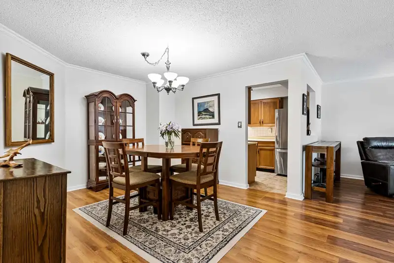 204 1458 BLACKWOOD STREET - photo 3 of 33