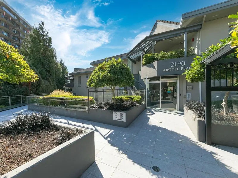 203 2190 ARGYLE AVENUE - photo 3 of 25