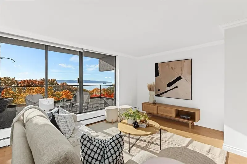 503 1995 BEACH AVENUE - photo 4 of 25