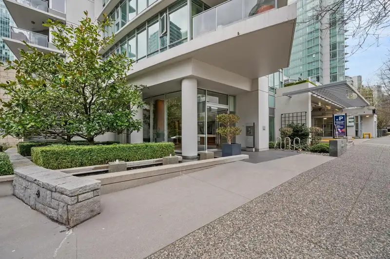 904 1616 BAYSHORE DRIVE - photo 4 of 33