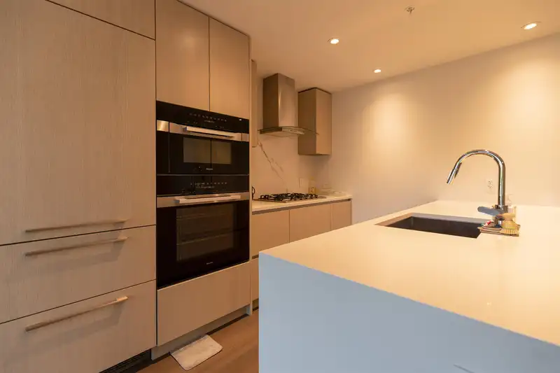 403 5168 CAMBIE STREET - photo 3 of 26