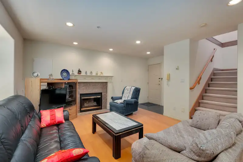 8369 SHAUGHNESSY STREET - photo 4 of 22