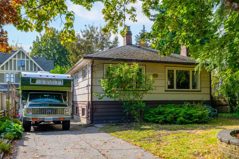 334 ARBUTUS STREET - photo 1 of 22