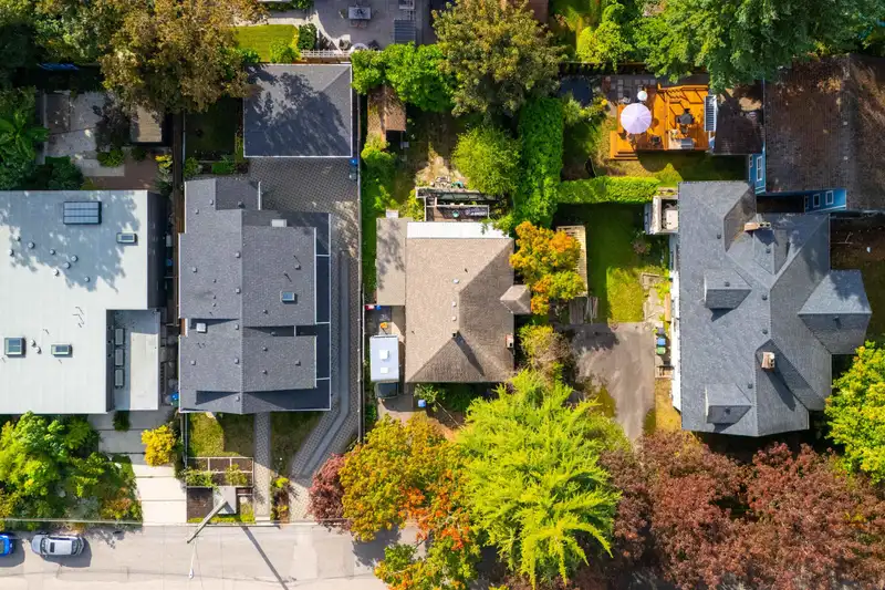 334 ARBUTUS STREET - photo 4 of 22