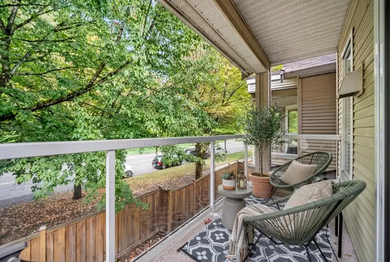 306 3400 SE MARINE DRIVE - photo 1 of 27