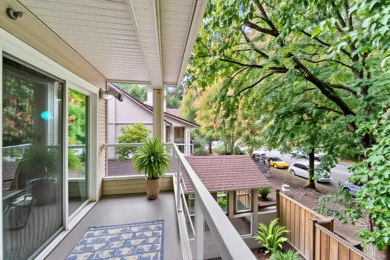 306 3400 SE MARINE DRIVE - photo 2 of 27
