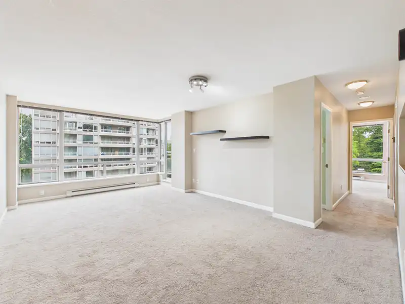 402 9633 MANCHESTER DRIVE - photo 4 of 30