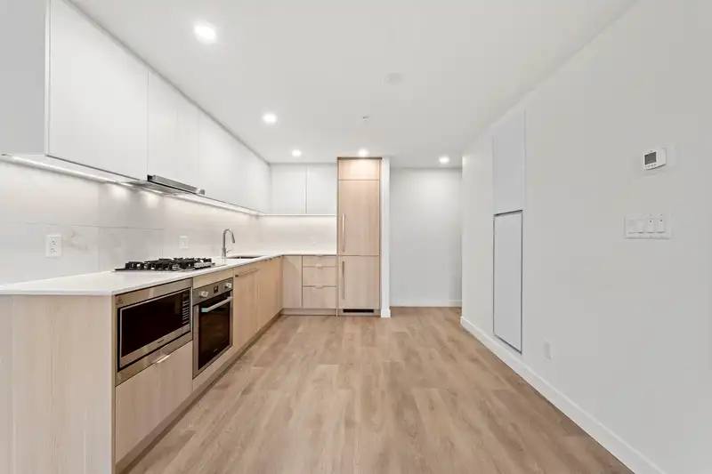910 308 ALDERSON AVENUE - photo 1 of 23