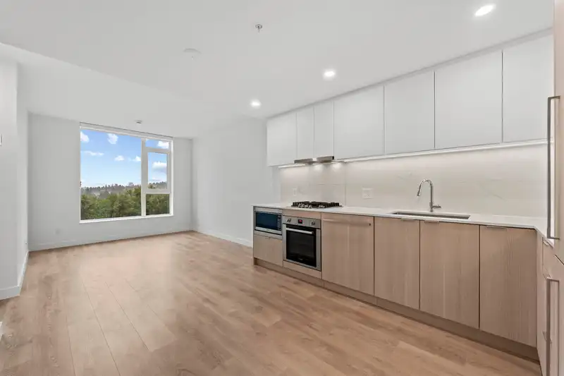 910 308 ALDERSON AVENUE - photo 4 of 23
