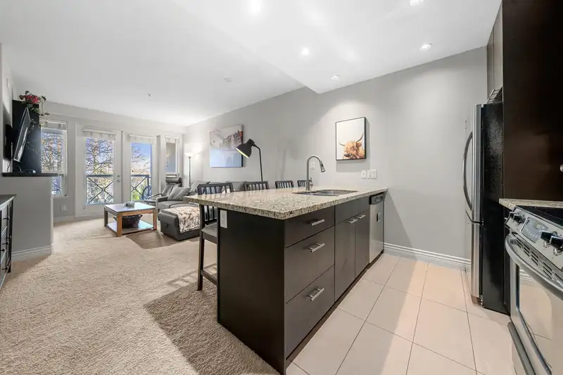 203 2970 KING GEORGE BOULEVARD - photo 2 of 40