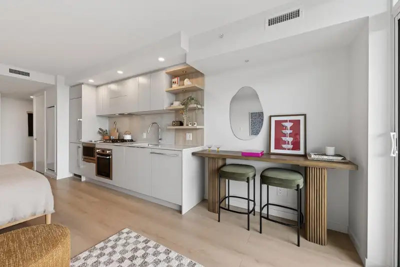 1509 311 ALDERSON AVENUE - photo 3 of 11
