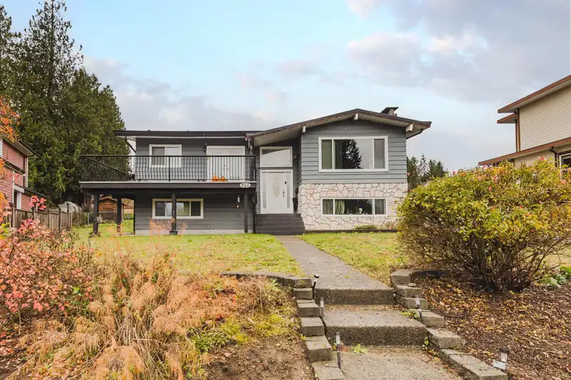 703 DELESTRE AVENUE - photo 1 of 6