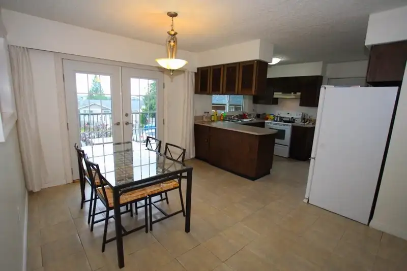 703 DELESTRE AVENUE - photo 2 of 6