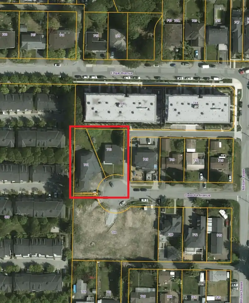 703 DELESTRE AVENUE - photo 3 of 6