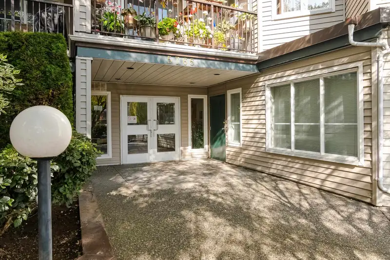 418 5765 GLOVER ROAD - photo 4 of 29