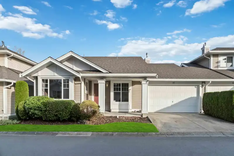 47 6885 184 STREET - photo 2 of 33