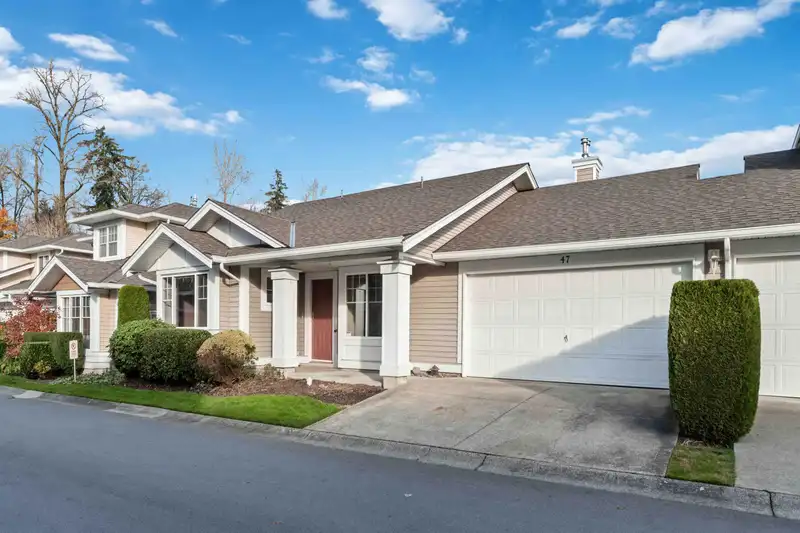 47 6885 184 STREET - photo 3 of 33