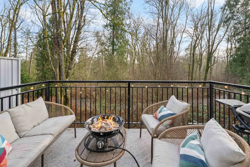 40 9688 162A STREET - photo 2 of 25