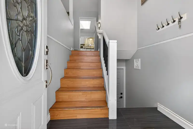 11627 72A AVENUE - photo 4 of 30