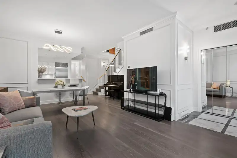 493 BROUGHTON STREET - photo 1 of 40