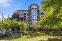 707 2655 CRANBERRY DRIVE - thumbnail 2