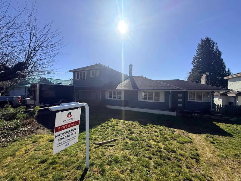 4258 IRMIN STREET - photo 2 of 13