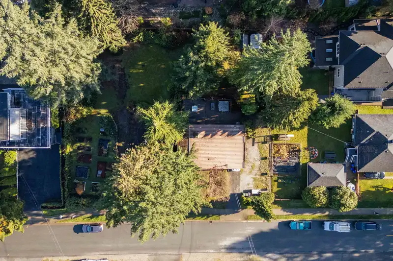 655 MACINTOSH STREET - photo 1 of 40