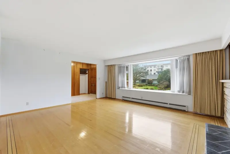 6709 ASH STREET - photo 4 of 23