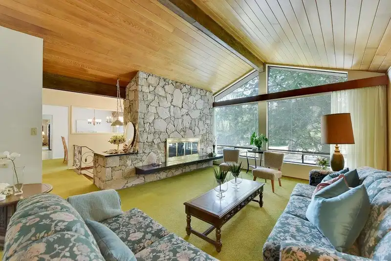 4921 5TH AVENUE - photo 1 of 40