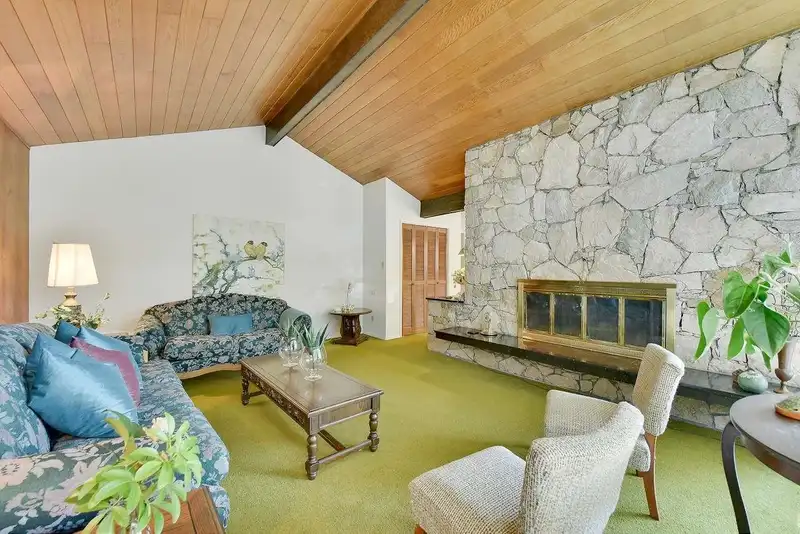 4921 5TH AVENUE - photo 3 of 40