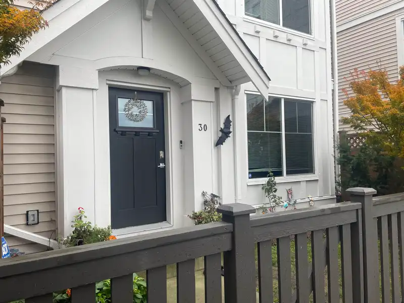 30 12073 62 AVENUE - photo 4 of 34