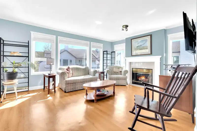 302 17740 58A AVENUE - photo 4 of 22