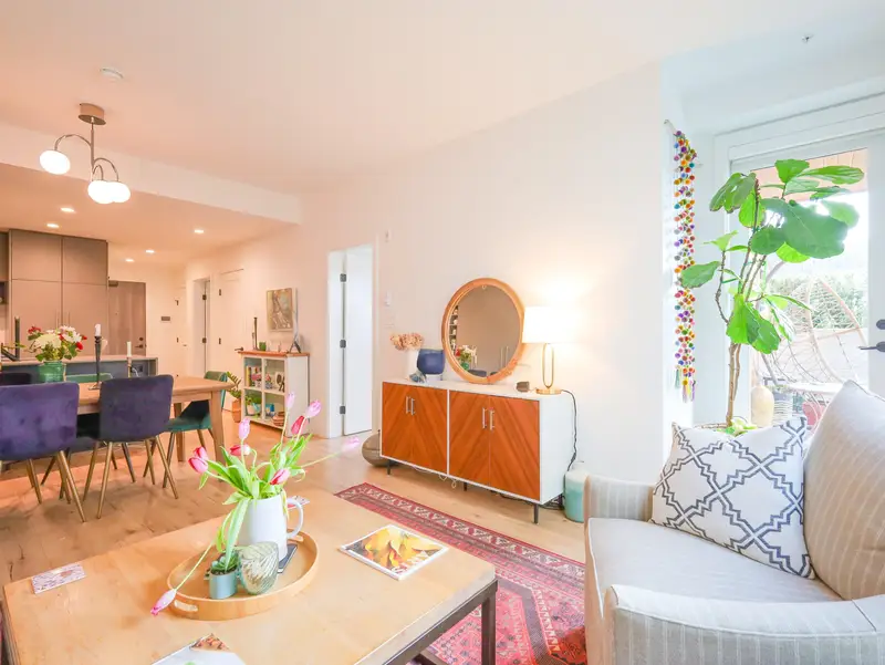 224 3131 MURRAY STREET - photo 1 of 25