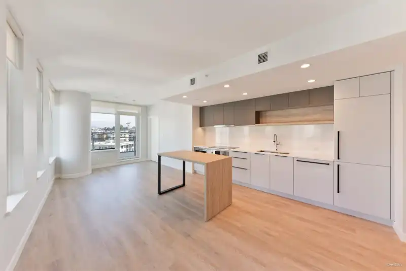 1105 567 EMERSON STREET - photo 1 of 23