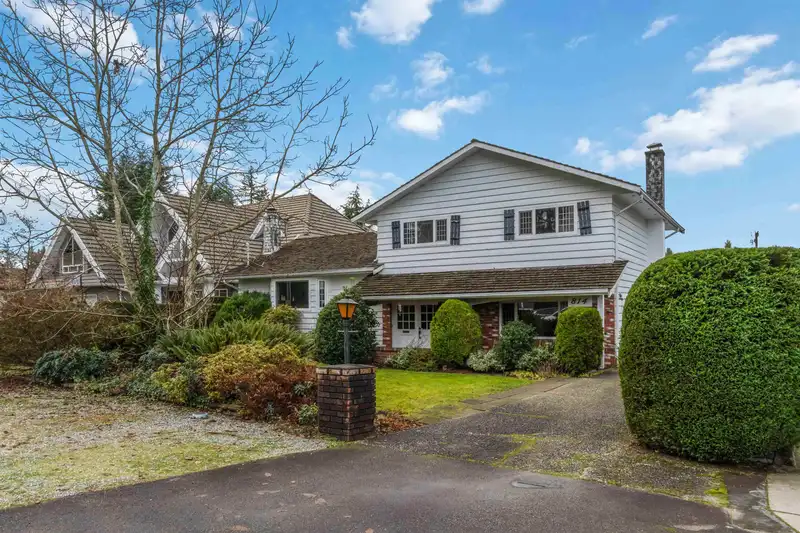814 KELVIN STREET - photo 1 of 40