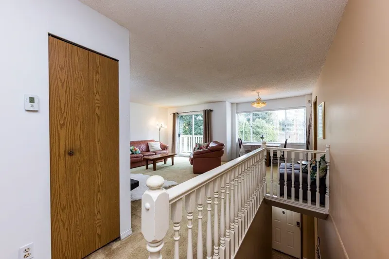 475 ORWELL STREET - photo 4 of 25