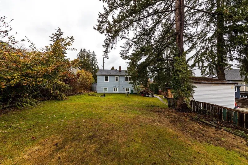 320 HOLMES STREET - photo 1 of 22