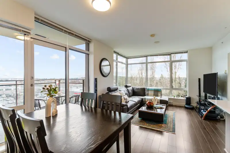 708 2789 SHAUGHNESSY STREET - photo 3 of 30