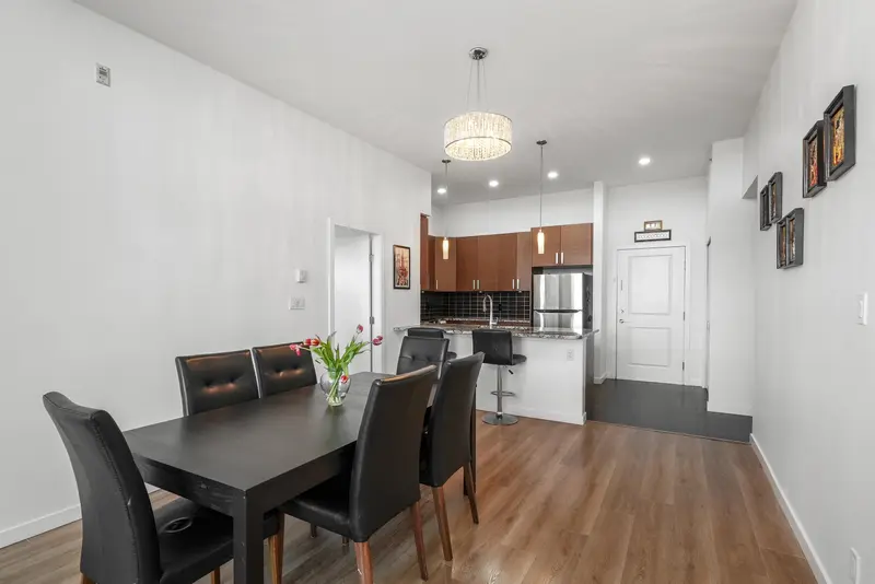 410 288 HAMPTON STREET - photo 4 of 25