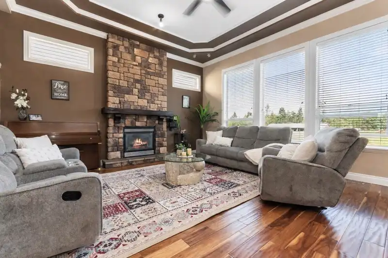 6556 LAVENDER PLACE - photo 4 of 39