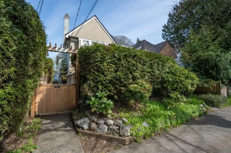 3111 W 6TH AVENUE - photo 2 of 39
