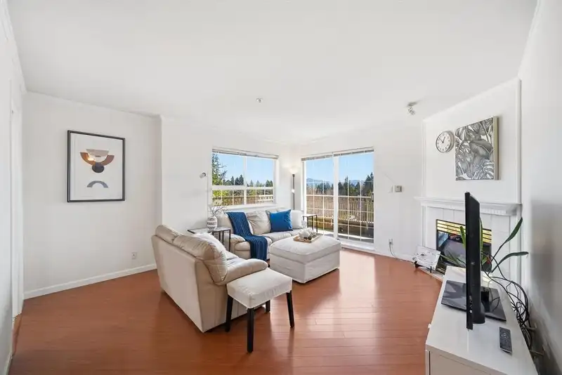 407 15268 105 AVENUE - photo 3 of 20